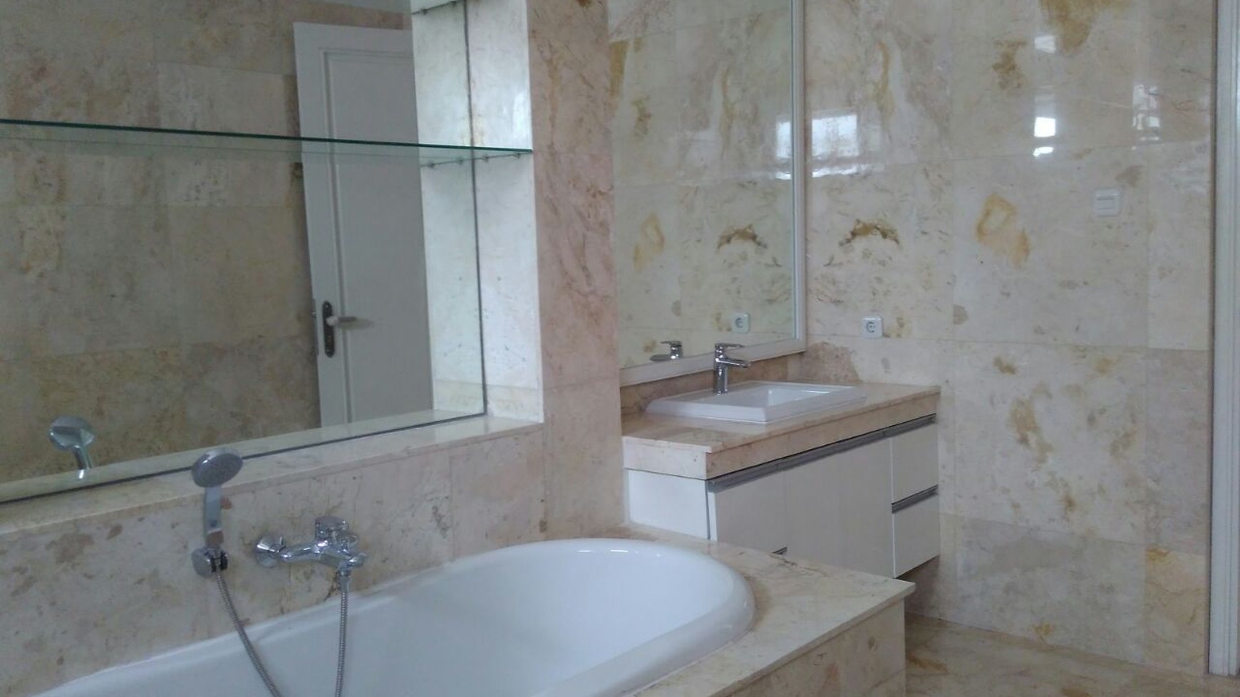 Rumah Siap Huni di Bintaro Jakarta Selatan