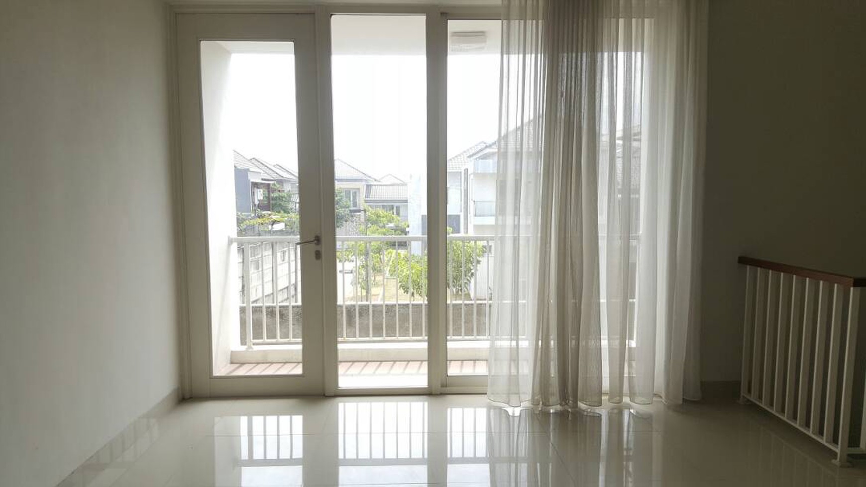 Rumah Mewah, Cantik, Baru, Asri dan Nyaman @ Kebayoran Essence, Bintaro