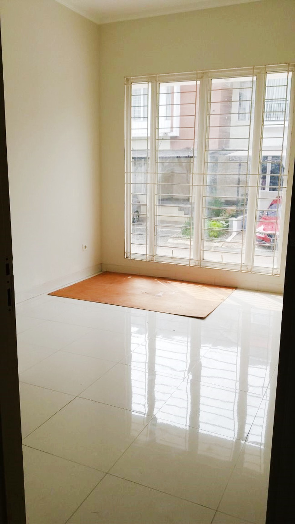 Rumah Nyaman dan Siap Huni di kawasan Cluster Emerald, Bintaro
