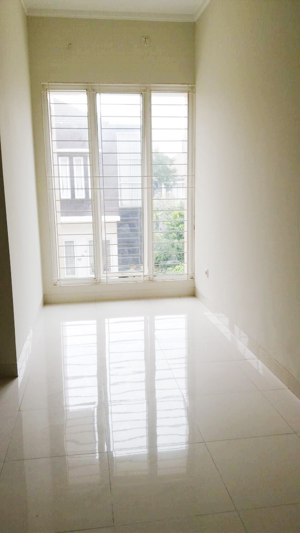 Rumah Nyaman dan Siap Huni di kawasan Cluster Emerald, Bintaro