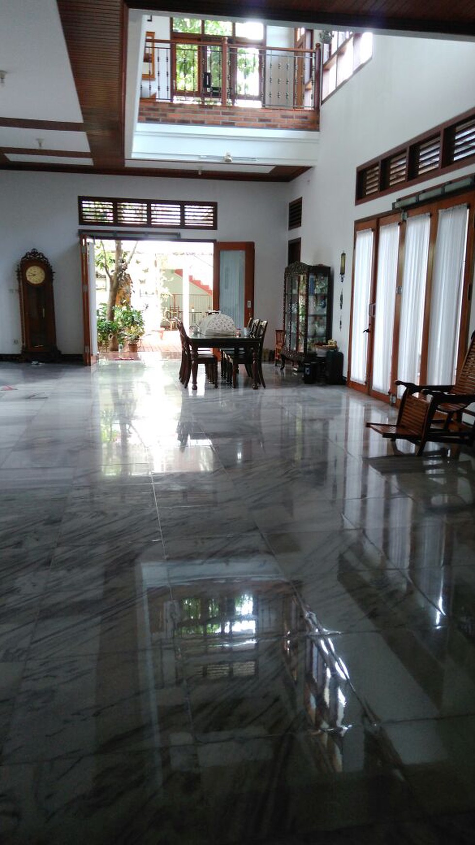 Rumah Bagus sekali,halaman belakang di Bintaro Jaya 5