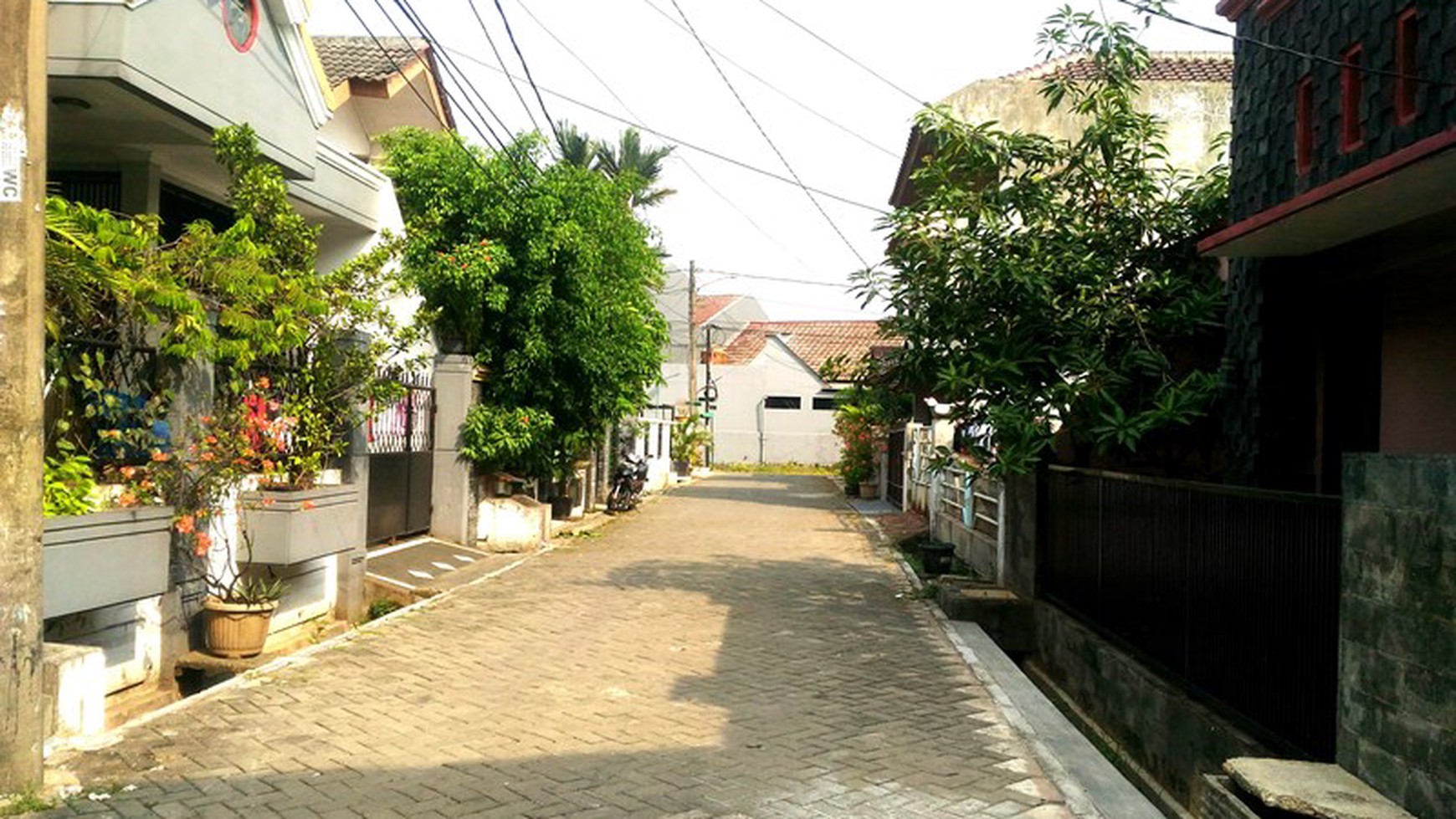 Rumah Area Ciledug 2Lt, Luas 150m harga 1.9M nego