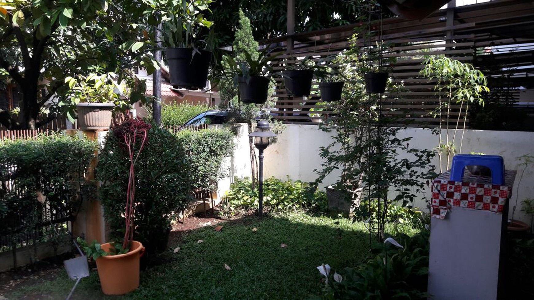 Rumah siap huni,bagus,di Bintaro Jaya Sektor 4, dekat sekolah Al Azhar, sekolah Ricci, sekolah Pembangunan Jaya, mal Bintaro Plaza, mal Bintaro Plaza