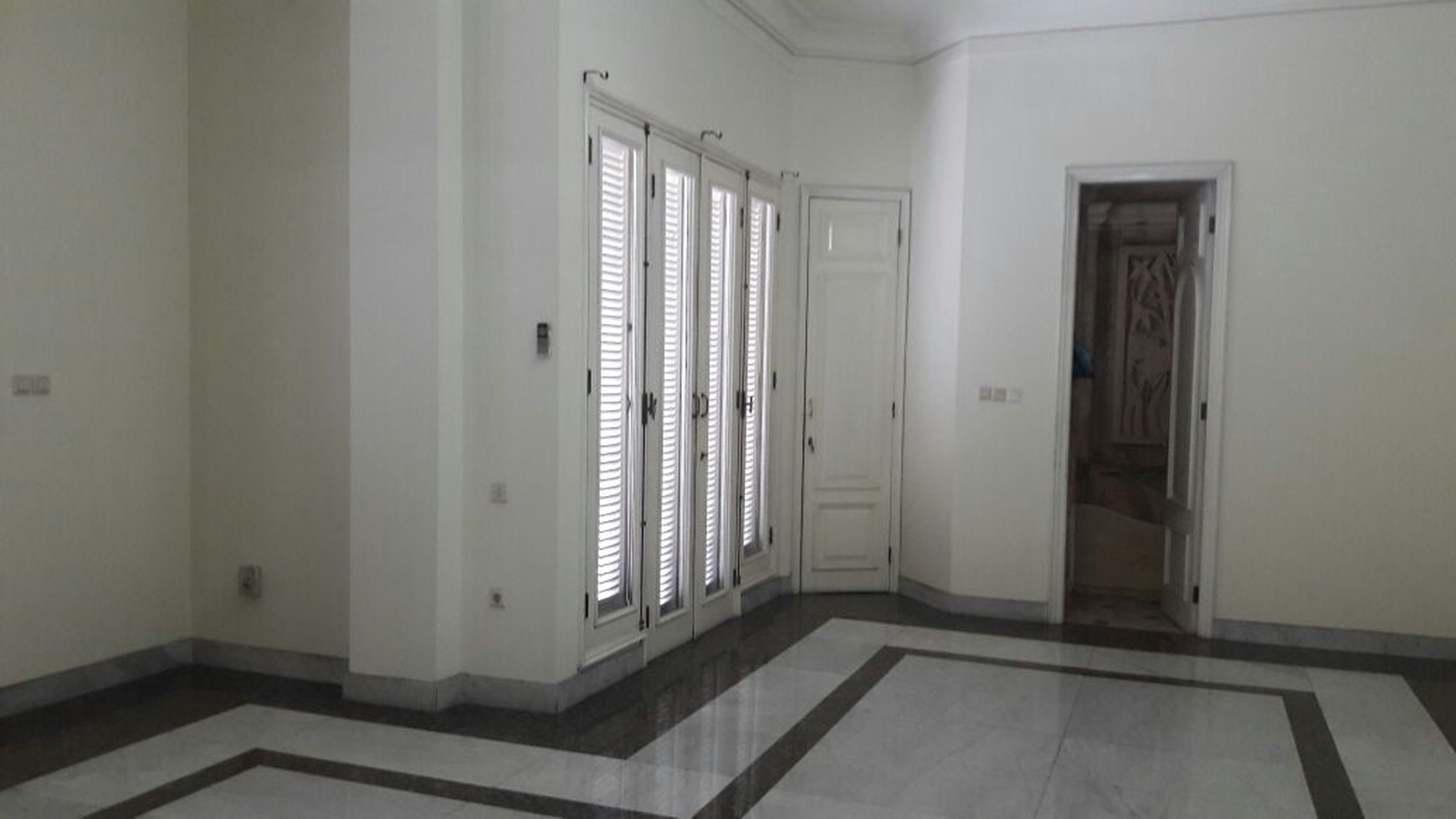 Rumah Mewah,Besar di Pondok Indah