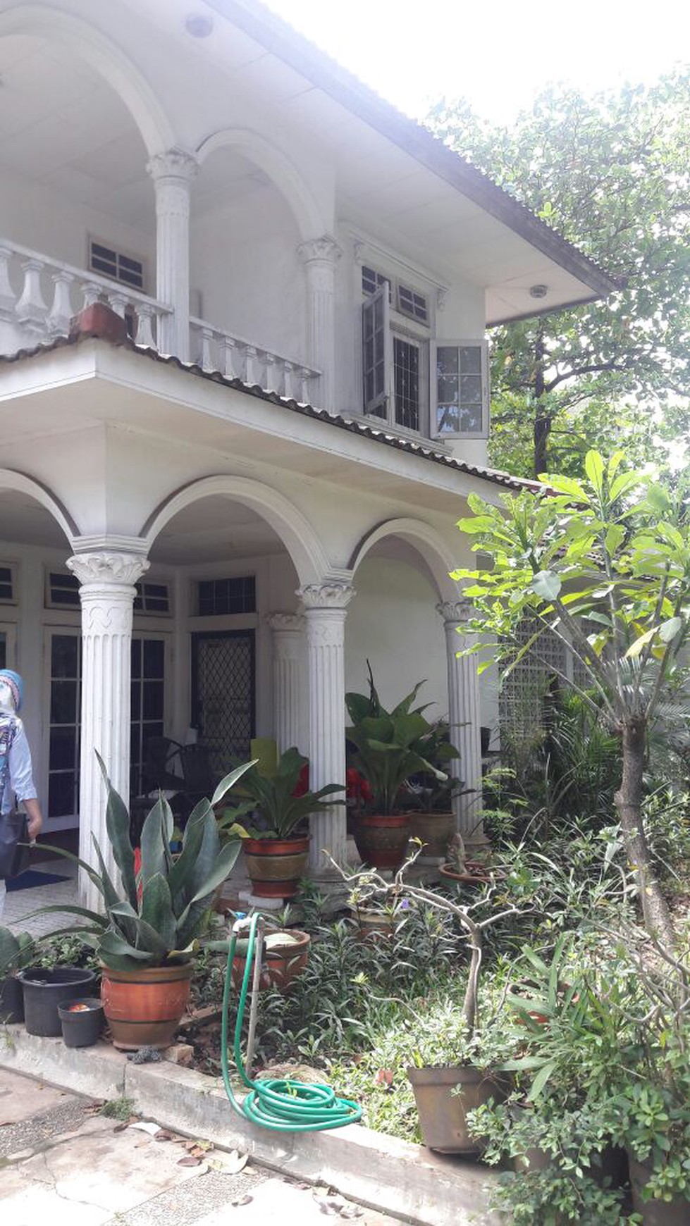 Bangunan Lama,Hitung Tanah saja di Pondok Indah Jakarta Selatan