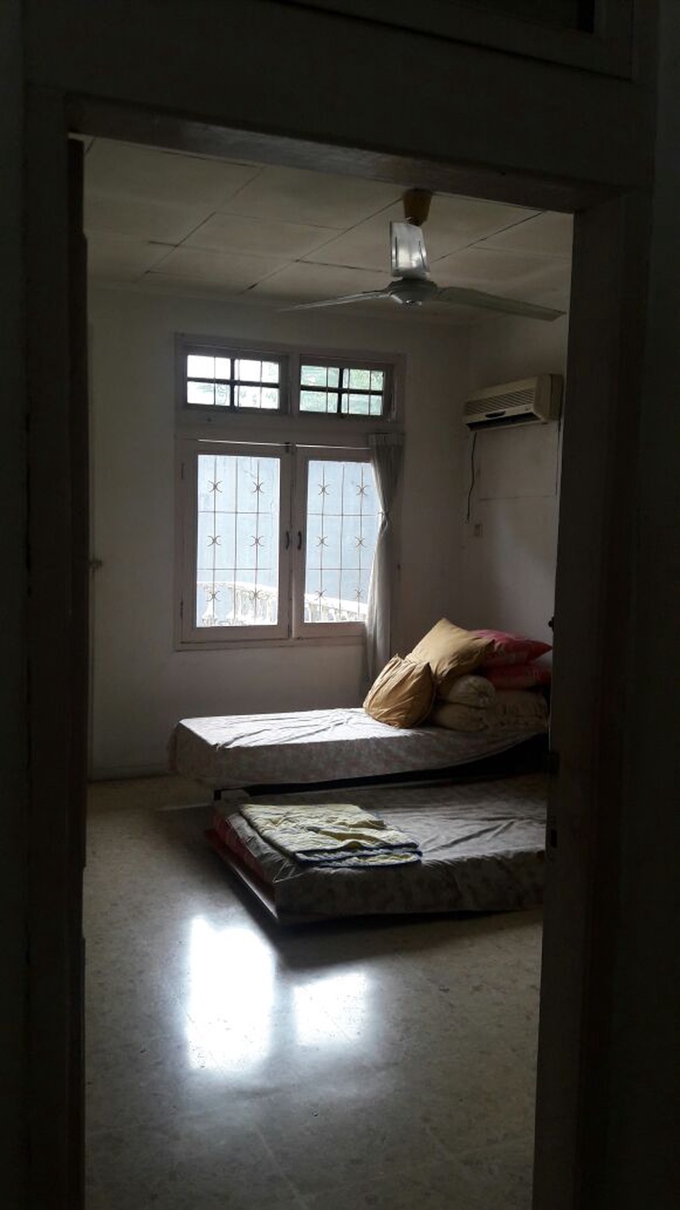 Bangunan Lama,Hitung Tanah saja di Pondok Indah Jakarta Selatan