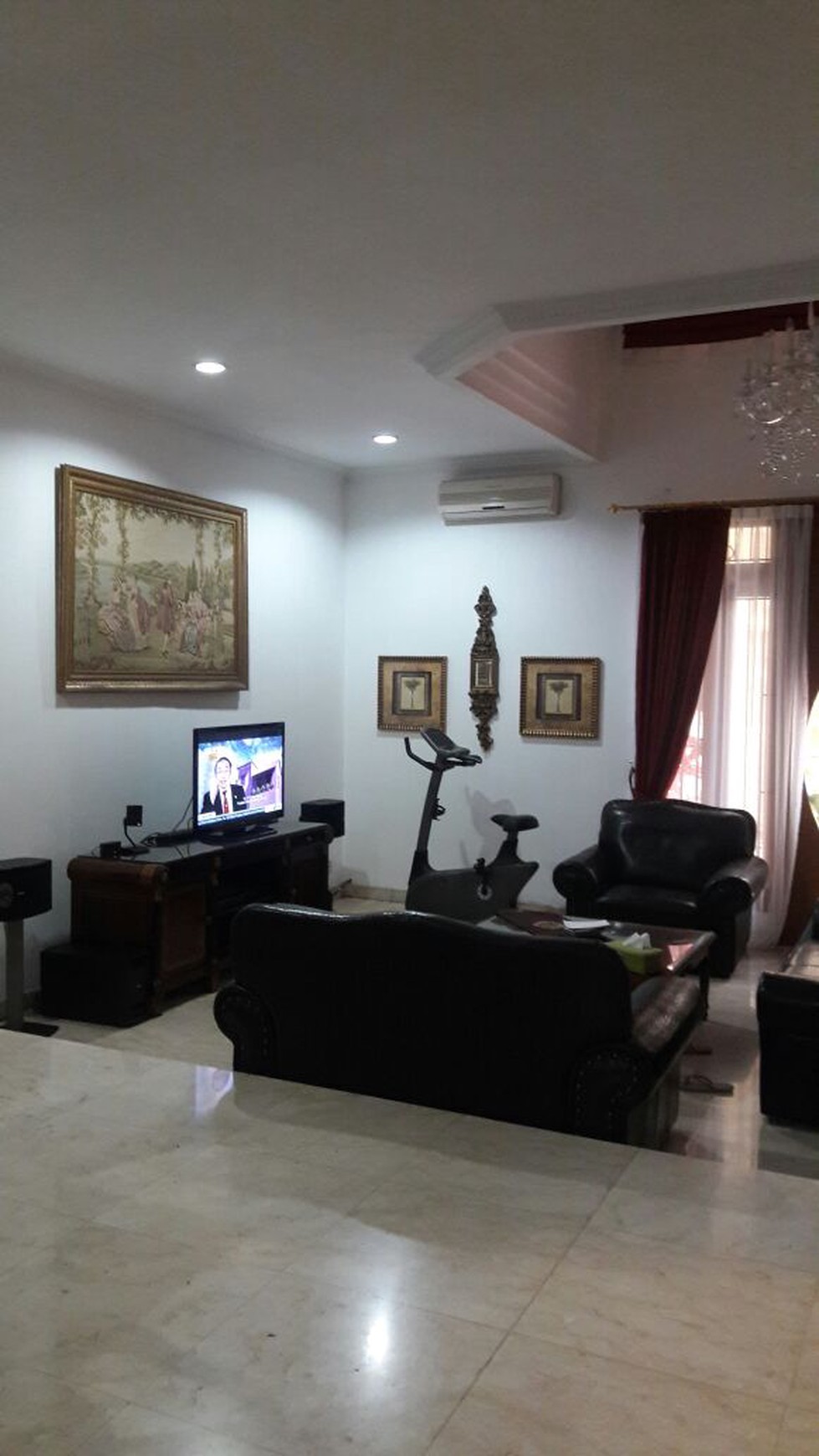 Rumah siap huni ,asri di Pondok Indah