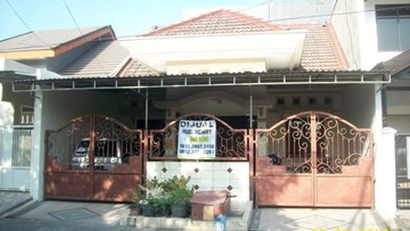Rumah 1 Lantai, Bagus + Terawat, Row Jalan depan Lebar + Paving, Siap Huni - HY -