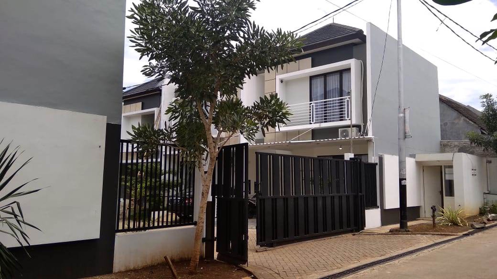 Brand New Rumah mungil Cluster OASIS type 57/59m harga 800Jt nego
