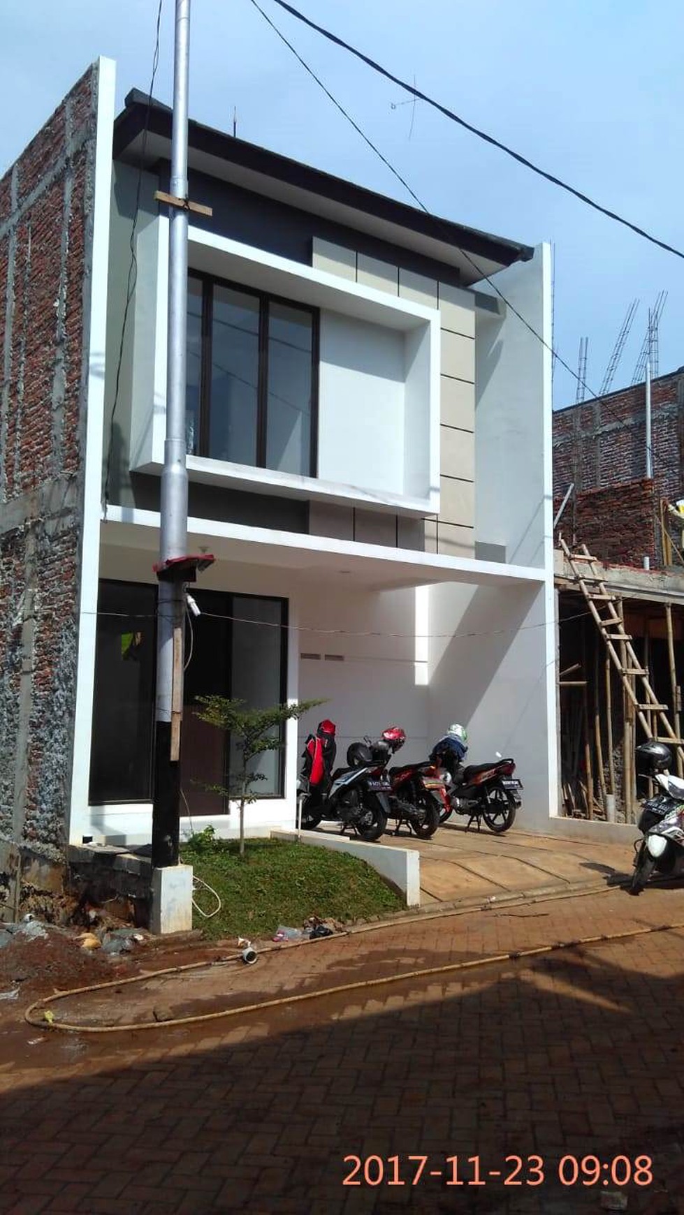 Brand New Rumah mungil Cluster OASIS type 57/59m harga 800Jt nego
