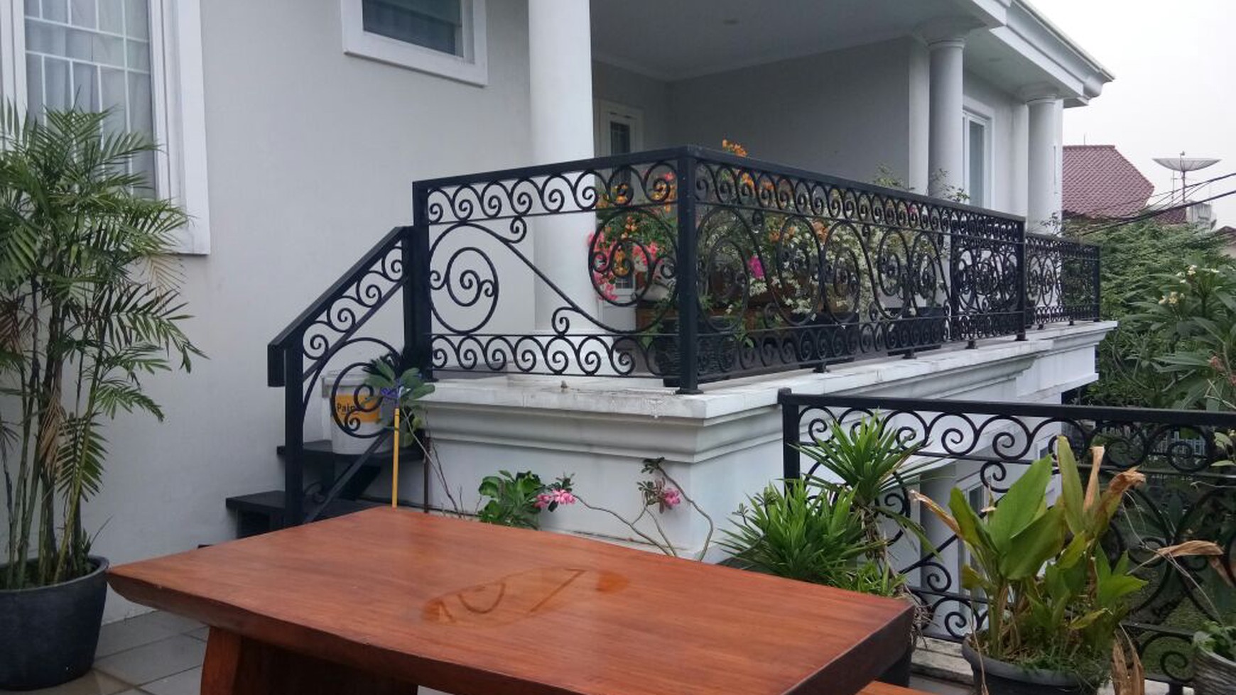 Rumah Mewah di Perumahan Migas Kebon Jeruk Jakarta Barat
