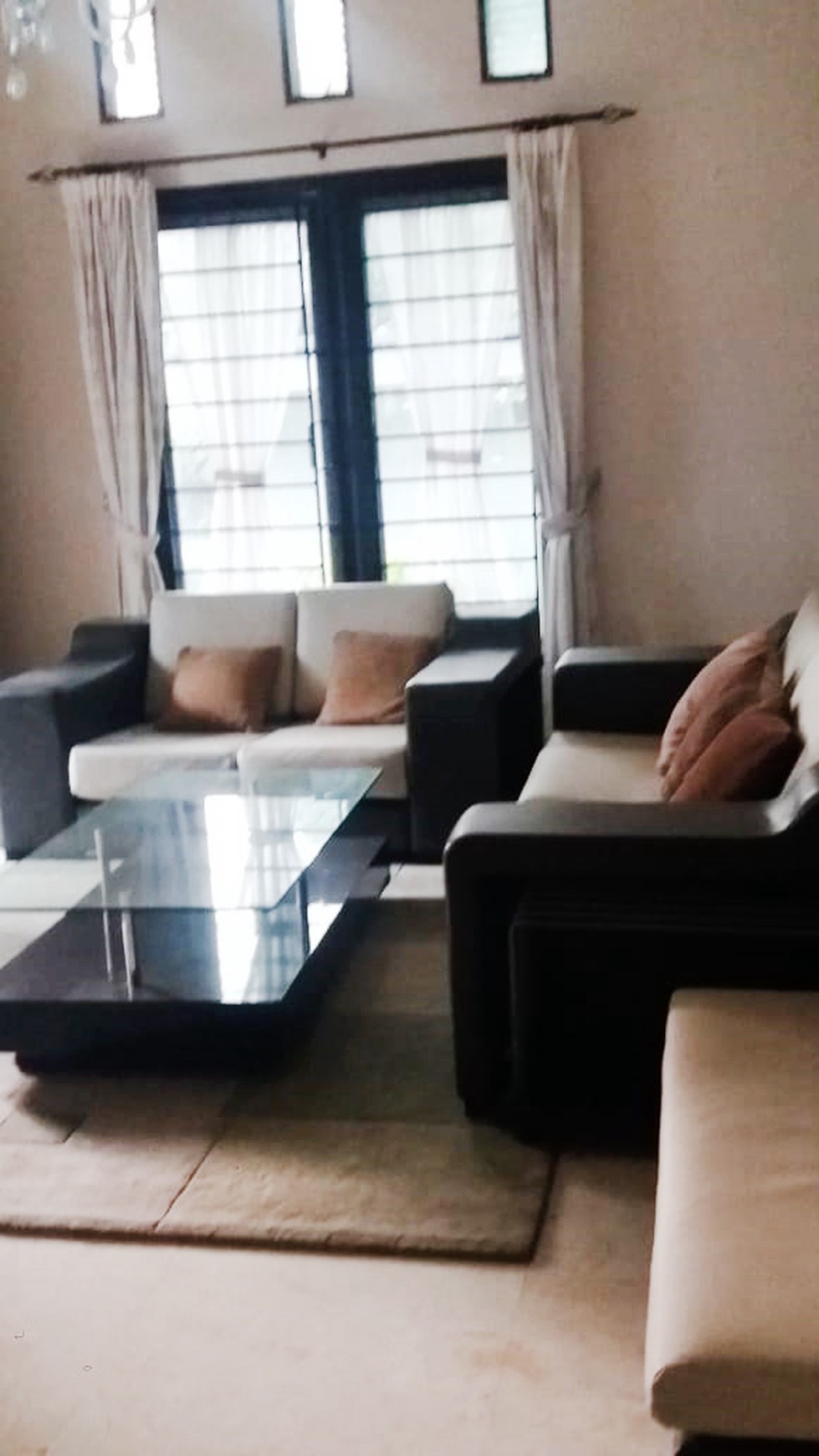 Rumah Nyaman dan Siap Huni di Graha Taman, Bintaro