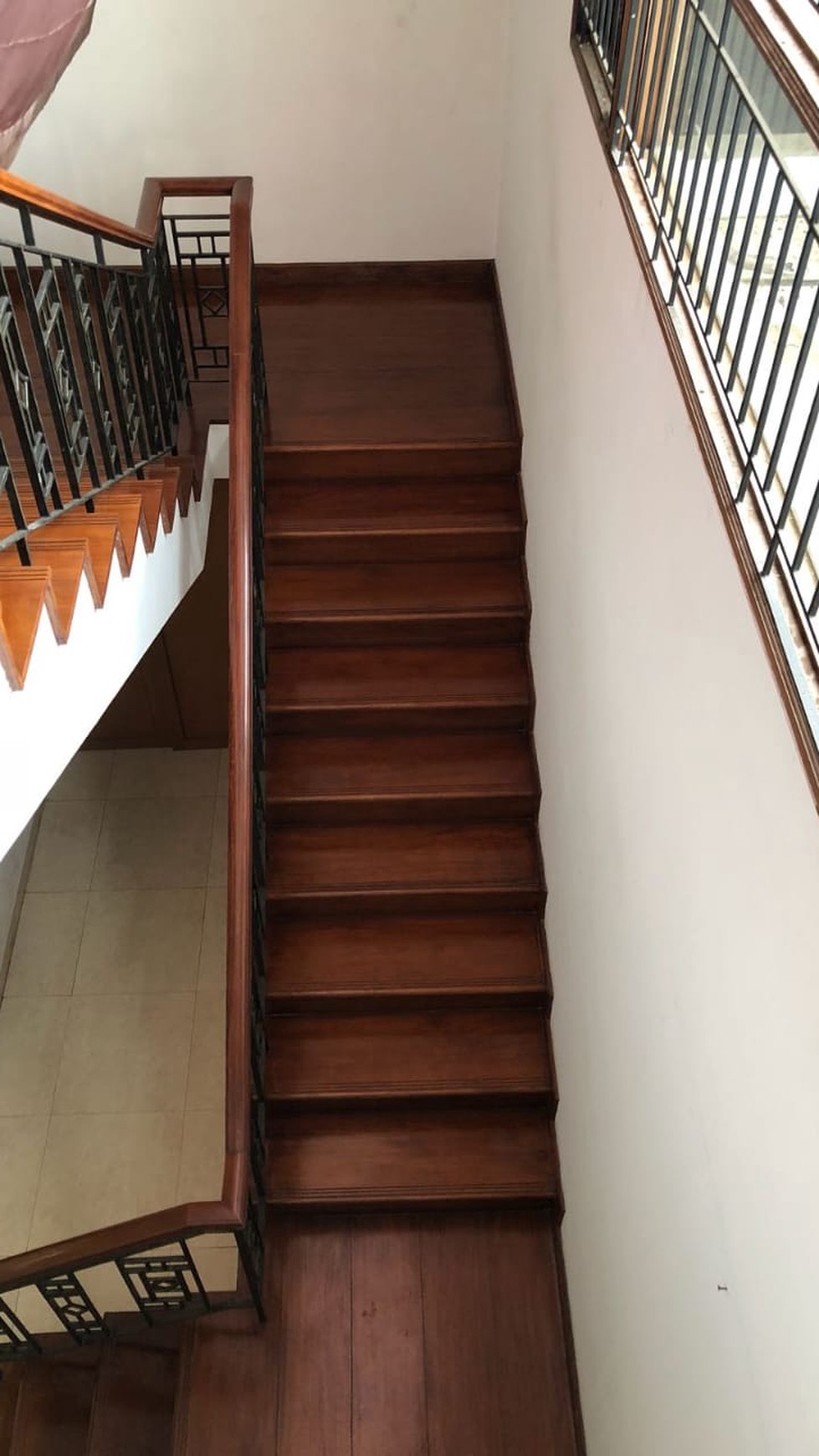 Rumah compund lingkungan nyaman @Kemang Selatan VIII