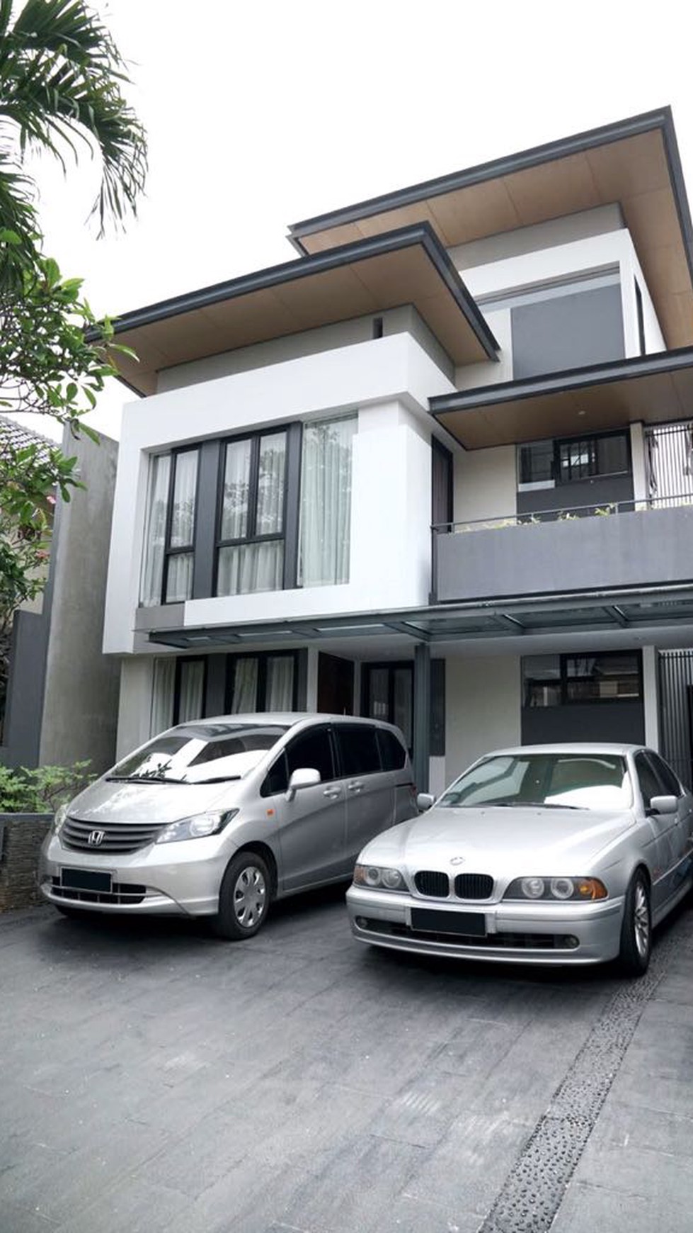 Dijual Rumah di Taman Bromo Jl. Gn. Gede - Lippo Karawaci