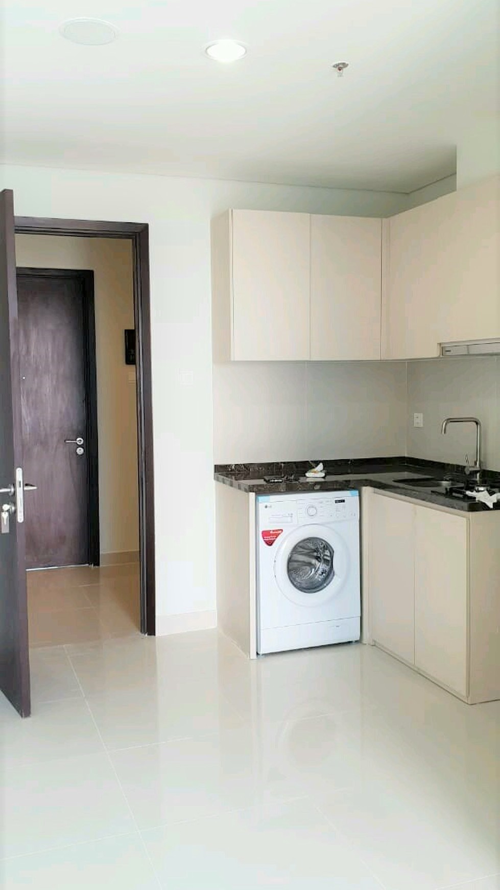 Disewakan Murah Apartemen Puri Mansion 1BR Semi Furnished, BRAND NEW!