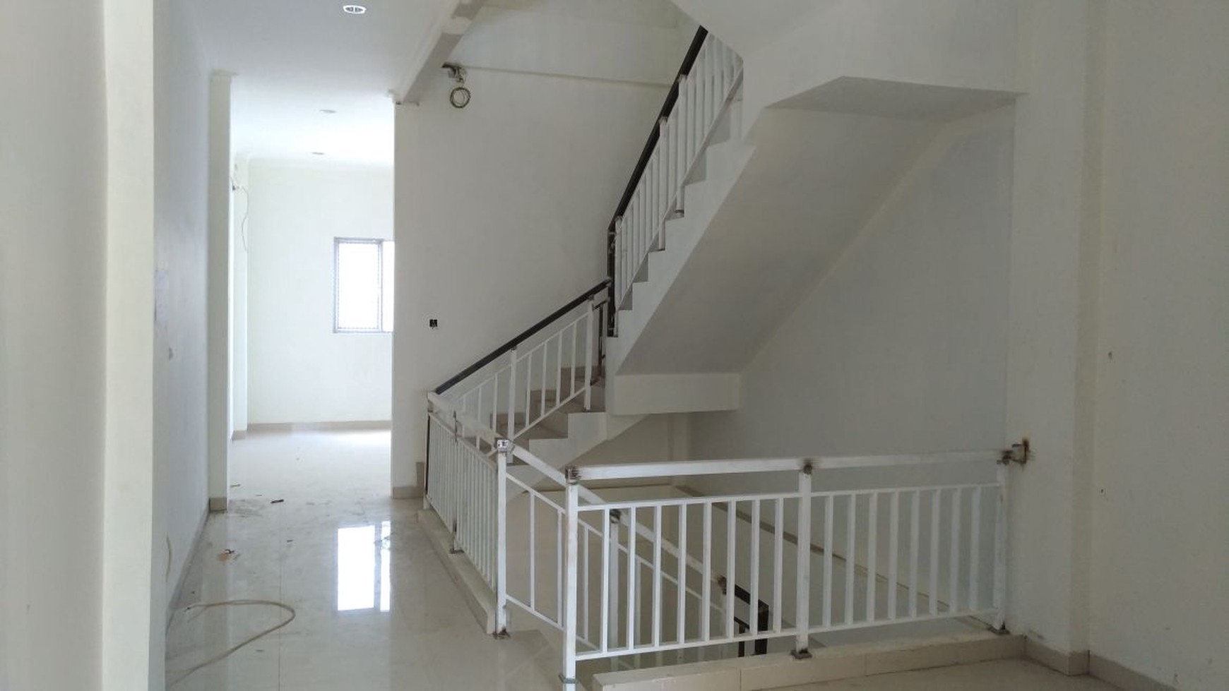 Rumah Bagus sekali,siap huni di Jelambar Jakarta Barat (Sisa 3 Unit @harga 3.6M)