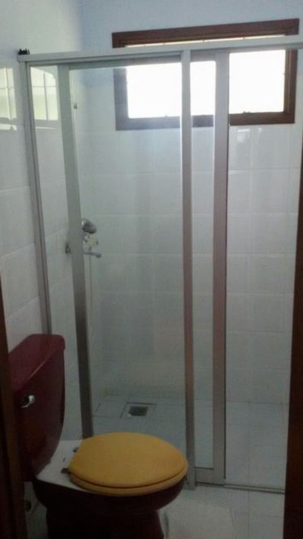 DIJUAL VILLA INDAH. UNTUK KELUARGA YANG INGIN TINGGAL DALAM SUASANA NYAMAN, AMAN, TENANG & DIKELILINGI TAMAN YANG ASRI.