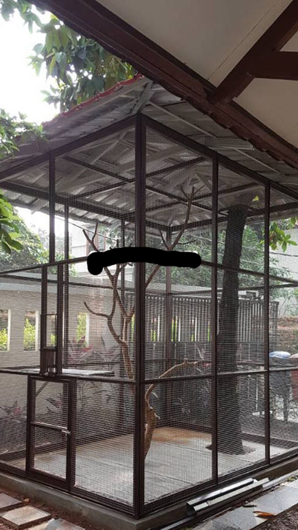 DIJUAL VILLA INDAH. UNTUK KELUARGA YANG INGIN TINGGAL DALAM SUASANA NYAMAN, AMAN, TENANG & DIKELILINGI TAMAN YANG ASRI.