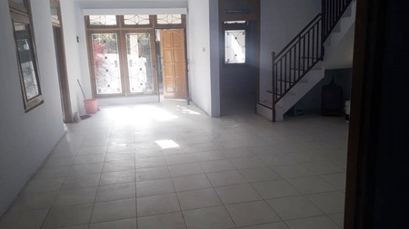 RUMAH TINGGAL LUAS UNTUK KELUARGA BESAR/KOST-AN, MUTIHAN, SURAKARTA