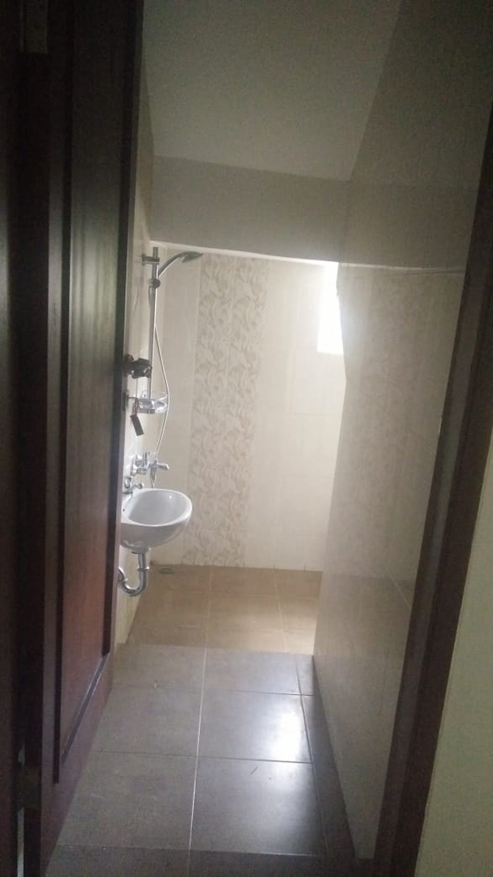 Rumah minimalis ,luas tanah 84/luas bangunan 120,good price Pondok Jaya!!