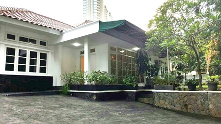 Di jual Rumah Mewah dan Asri di Kebayoran Baru.Harga Nego