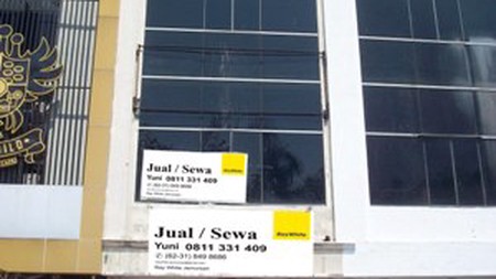 Ruko di Satelit town Square, Lokasi Strategis, Ramai, Siap Huni, Bisa Sewa 1 tahun - YA -