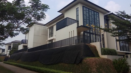 \"Turun Harga\" Rumah Exclusive dan baru di Bumi Serpong Damai