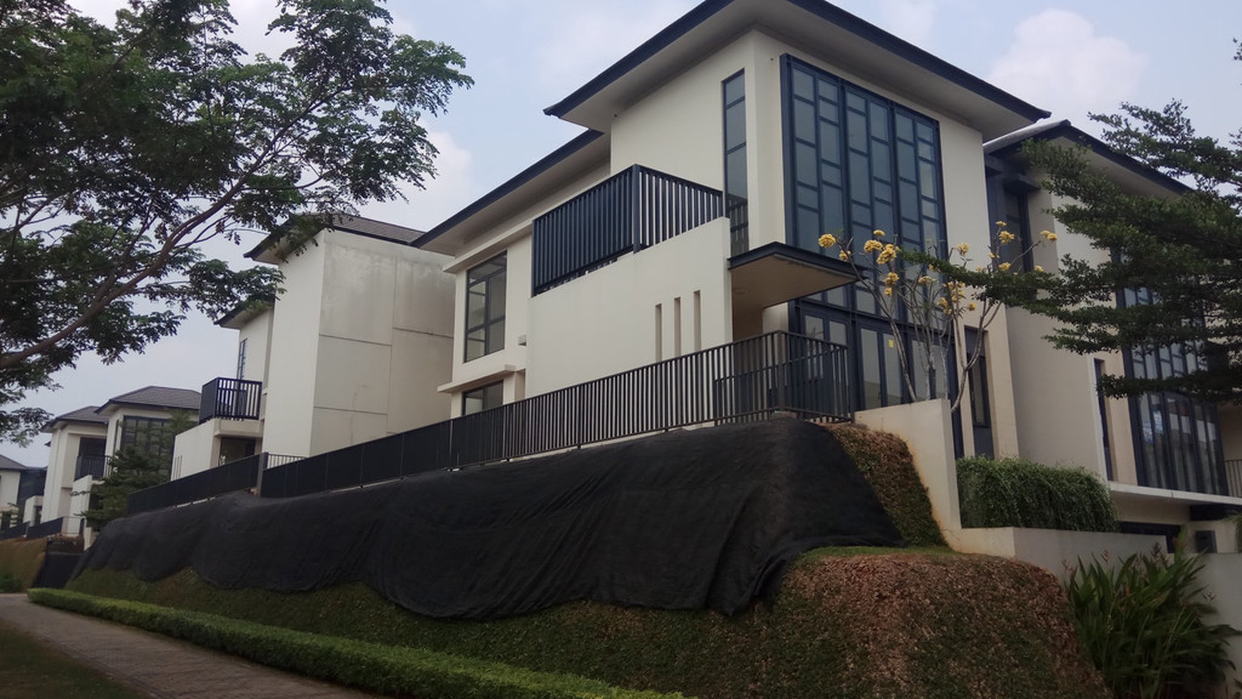 \"Turun Harga\" Rumah Exclusive dan baru di Bumi Serpong Damai