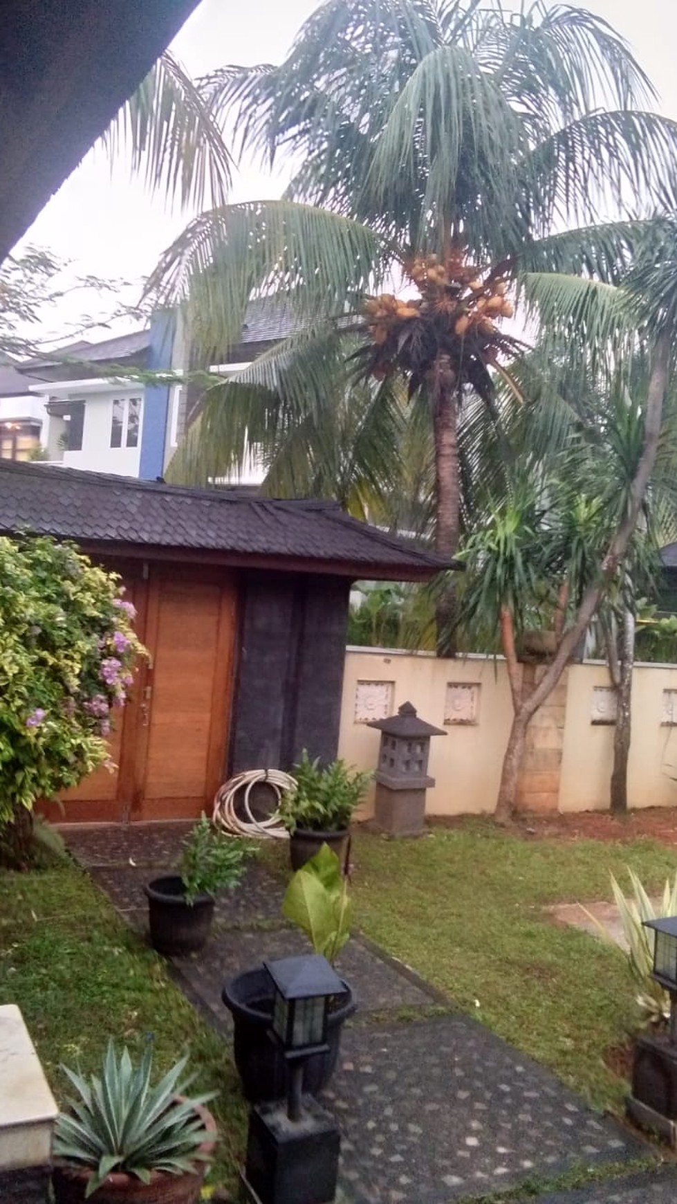 Rumah Nyaman dan Siap Huni di Kawasan Graha Taman, Bintaro