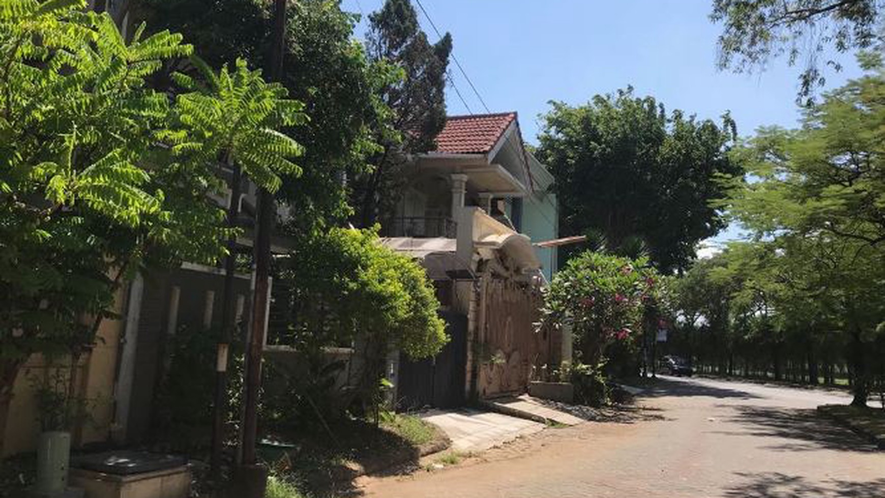 Rumah Tepi Danau Harga Suka Suka di Pantai Mentari