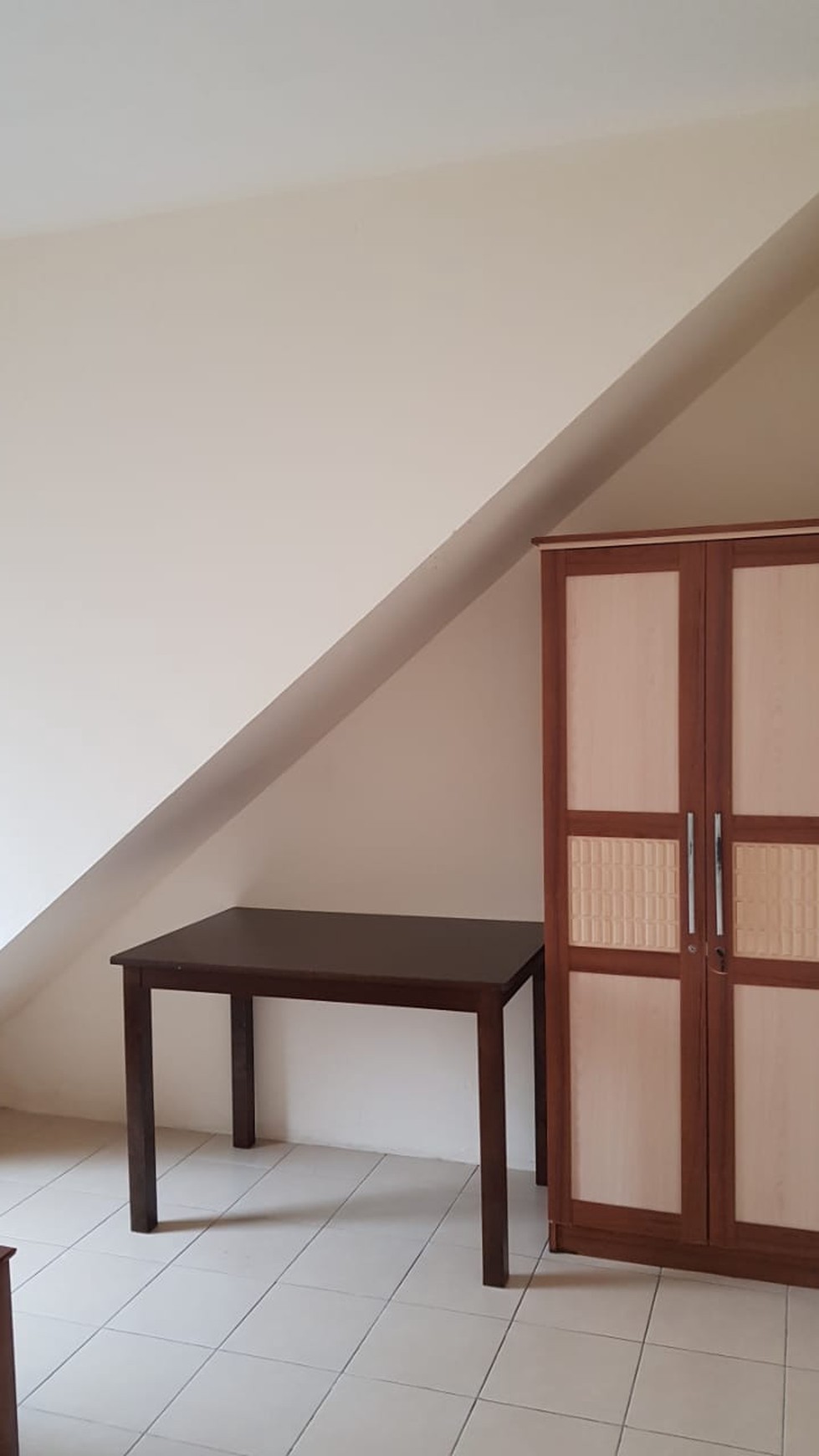 Disewakan Townhouse Taman Hijau Lantai Dasar Full Furnished - Lippo Karawaci
