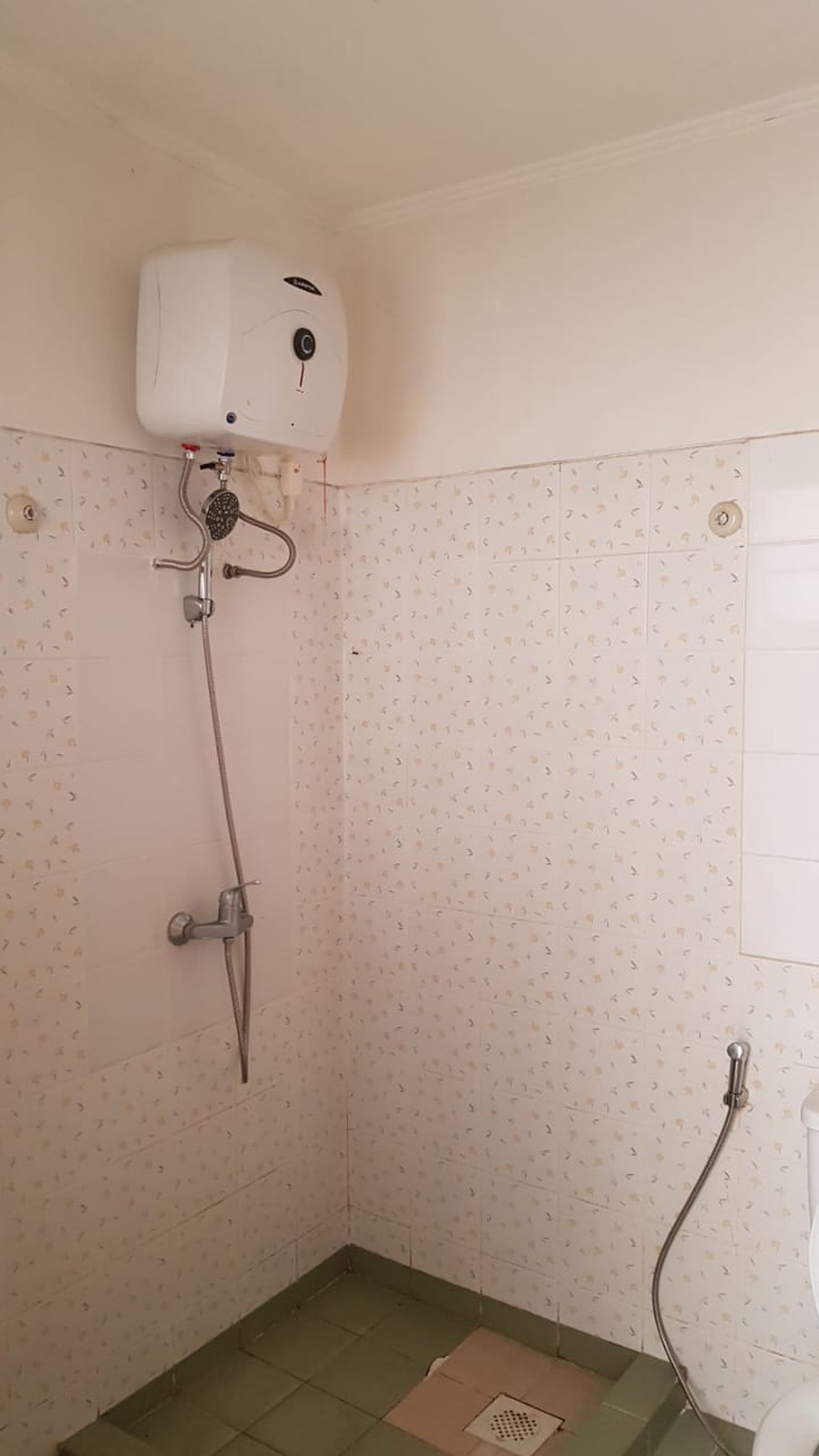 Disewakan Townhouse Taman Hijau Lantai Dasar Full Furnished - Lippo Karawaci