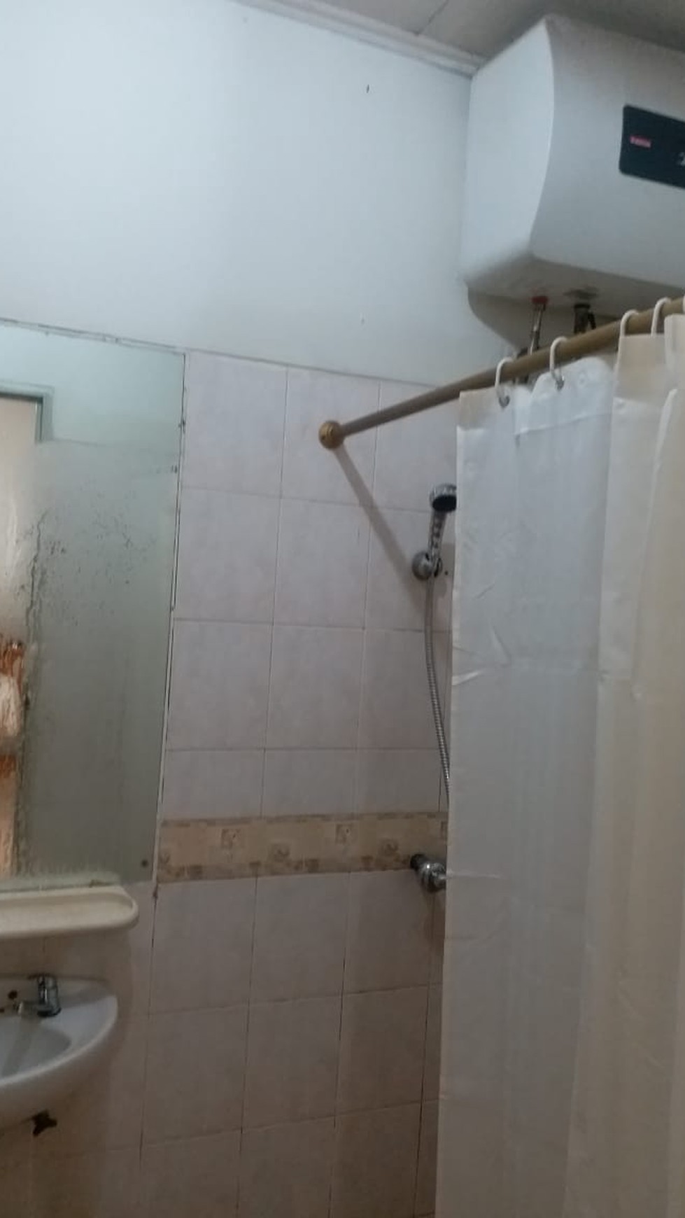 Disewakan Townhouse Taman Paris Lantai Dasar FF - Lippo Karawaci