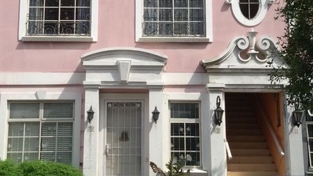 Dijual Townhouse di Taman Paris Lantai 2&3 Furnished - Lippo Karawaci