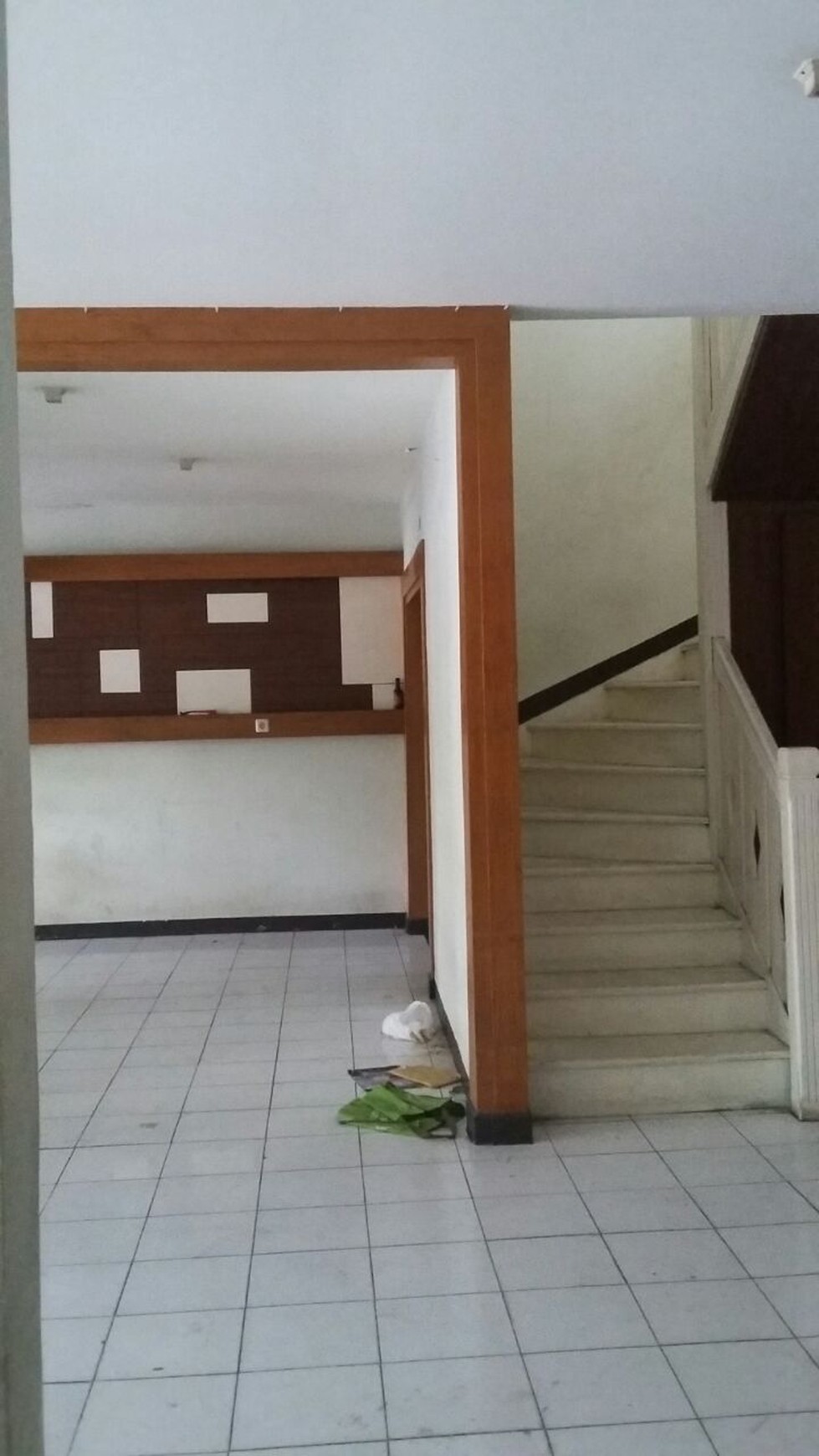 Rumah dipinggir jalan cocok usaha di sektor 5 Bintaro Jaya