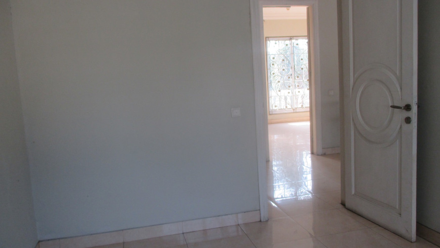 Disewakan Rumah di Virginia Lagoon - Serpong