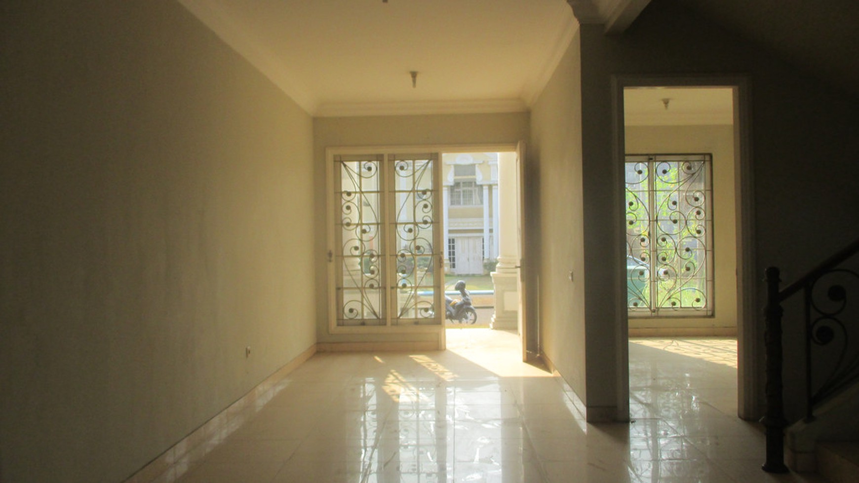 Disewakan Rumah di Virginia Lagoon - Serpong