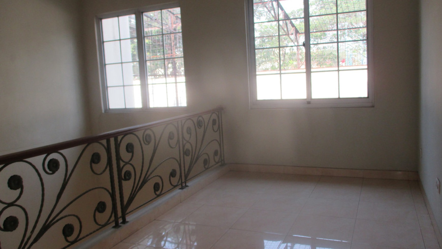 Disewakan Rumah di Virginia Lagoon - Serpong