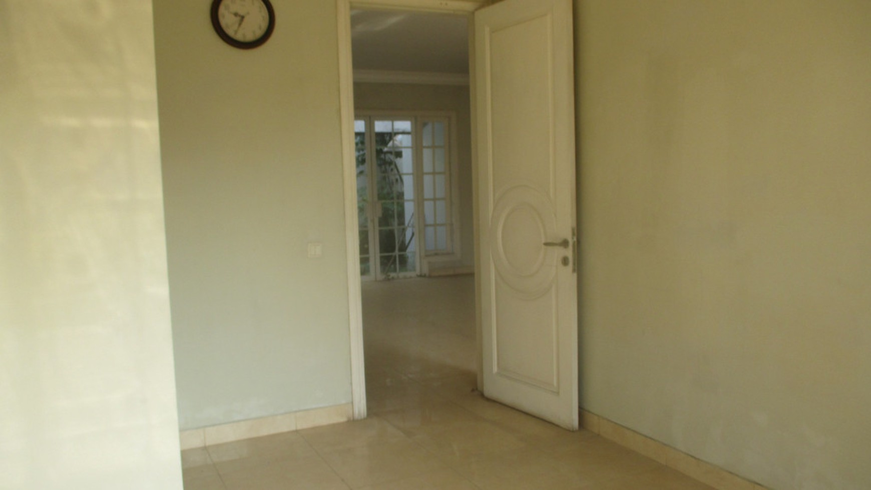 Disewakan Rumah di Virginia Lagoon - Serpong