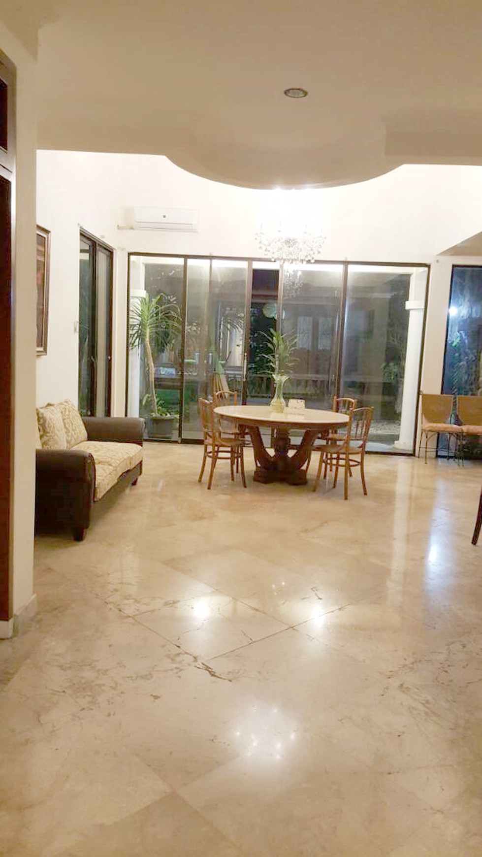 Rumah Bagus Di Graha Taman, Bintaro Jaya