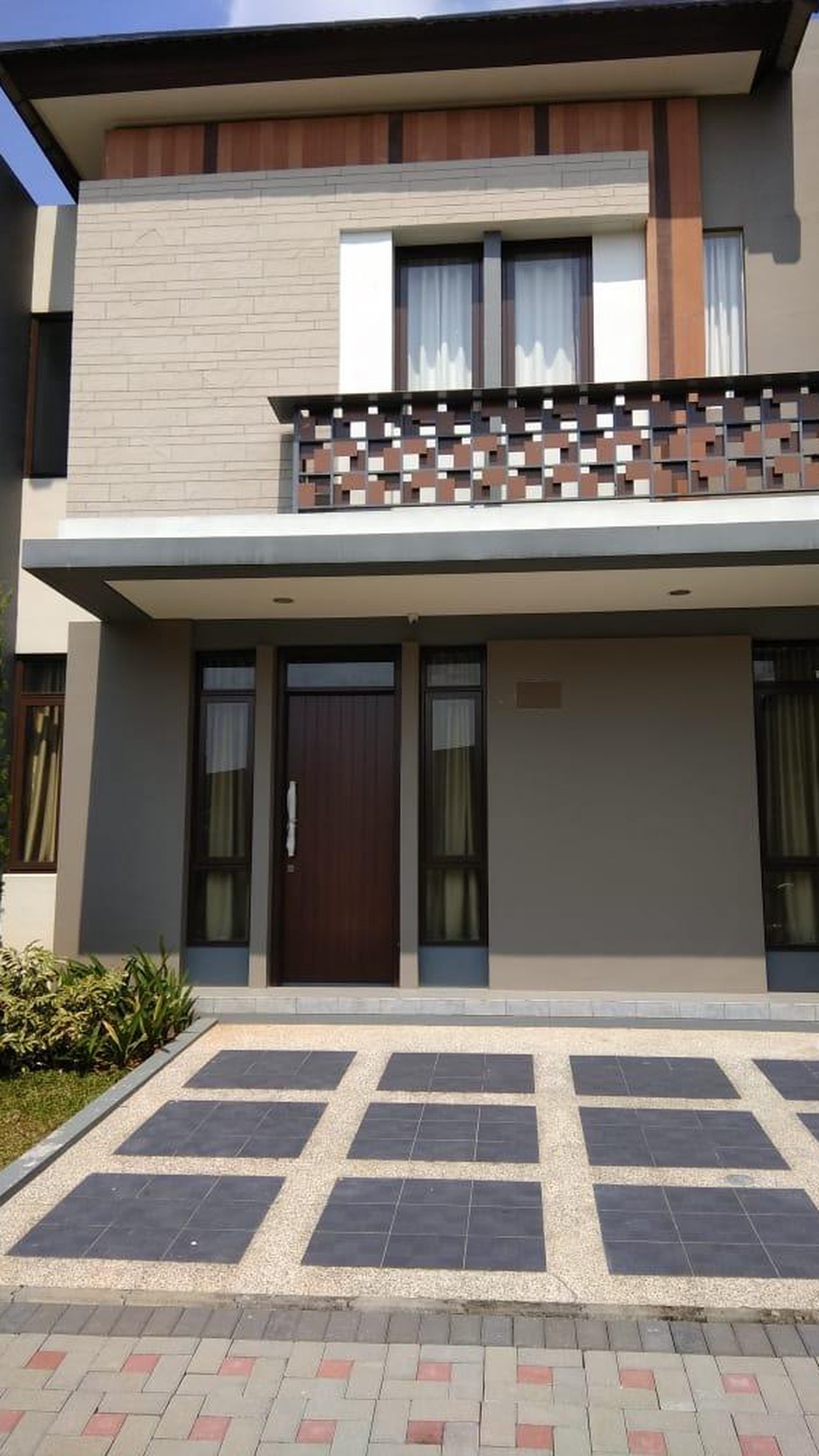 Rumah kost di Regent Town