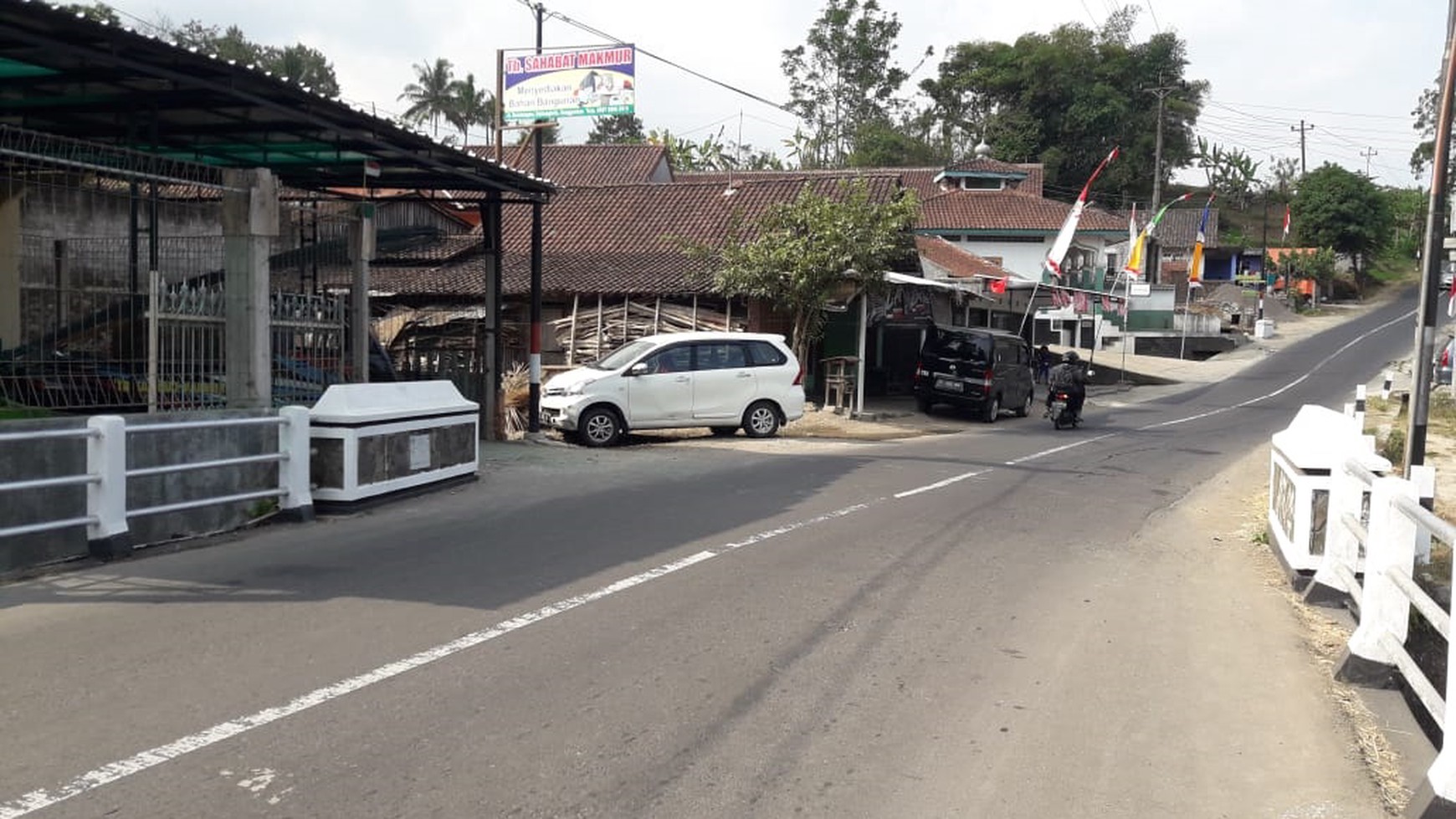 RUANG USAHA TOKO BANGUNAN+RUMAH, DI JL KALI ANGKRIK, KEBON AGUNG, MAGELANG.