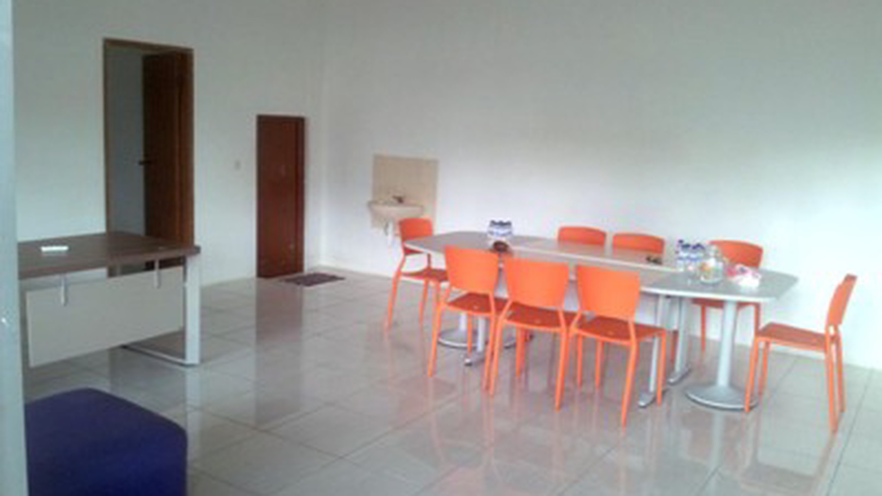 Gudang di Siwalankerto Timur, ada kantor 2 Lantai, ada Mess Karyawan 5 K.Tidur + 2K.Mandi, Siap Pakai