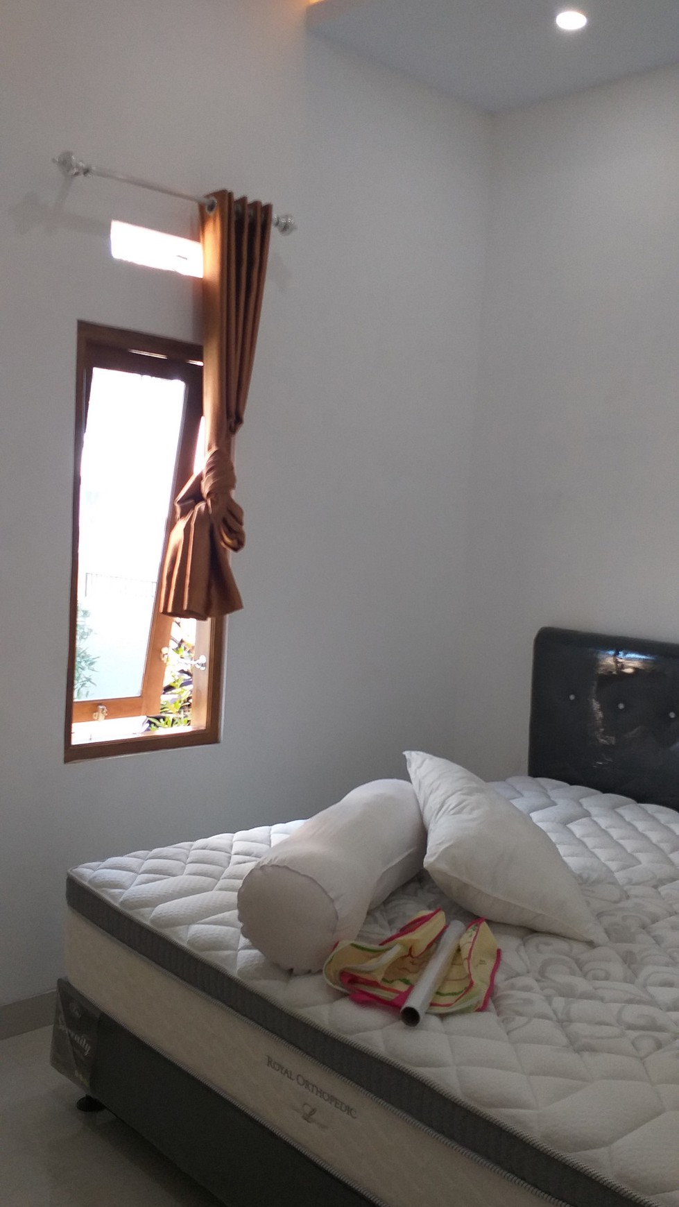 RUMAH MEWAH DALAM PERUMAHAN METRO HARMONI, TAJEM