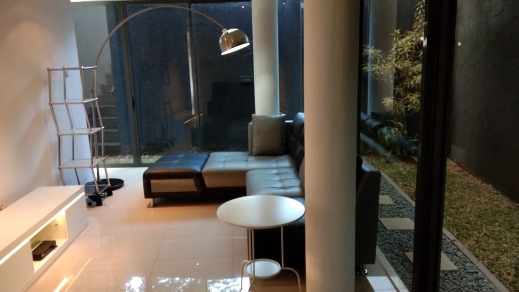 Rumah di Pesanggrahan Jakarta Selatan