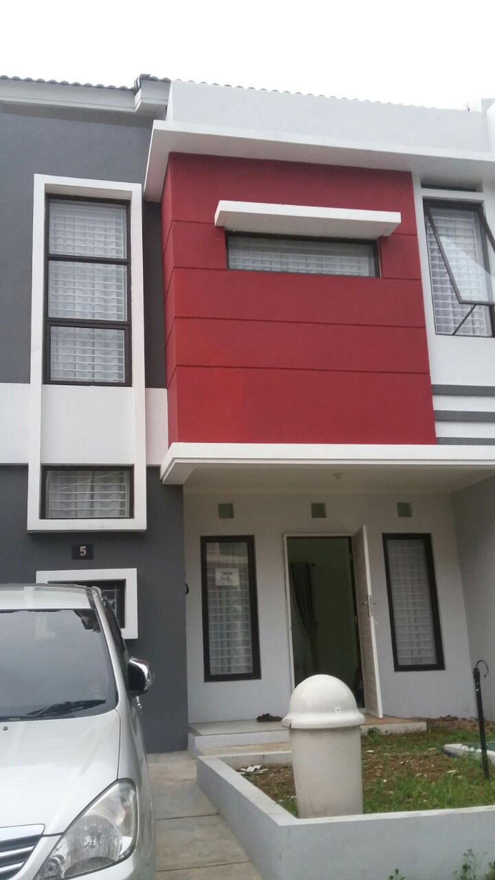 Dijual Rumah di Cluster Madrid Jl. Madrid Selatan - Palem Semi, Karawaci