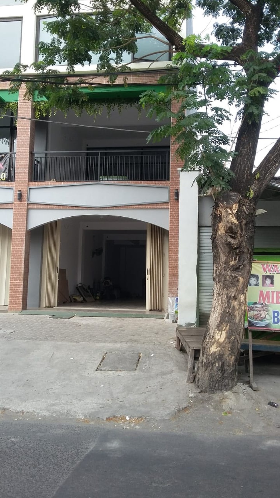 Ruko 3 lantai daerah dukuh kupang