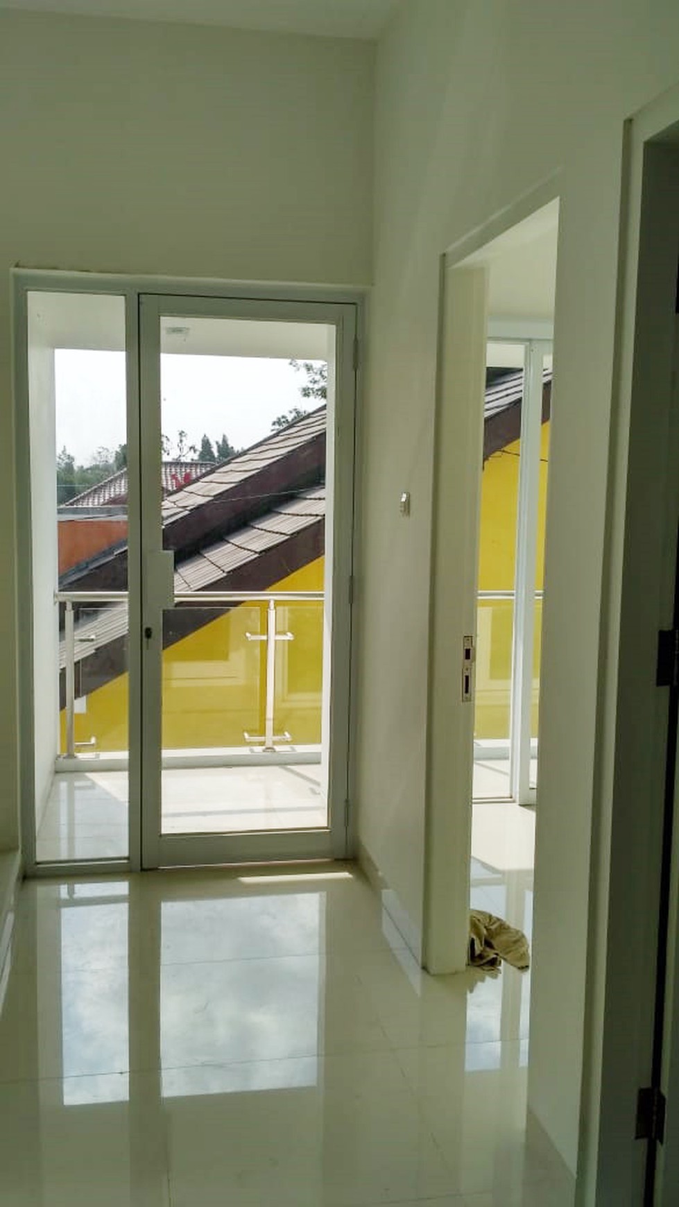 RUMAH MEWAH COCOK UNTUK KELAURGA BESAR, DI RANDUSARI, KALASAN.