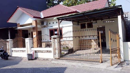 RUMAH TINGGAL  COCOK UNTU KELUARGA/MAHASISWA JL PERUMNAS