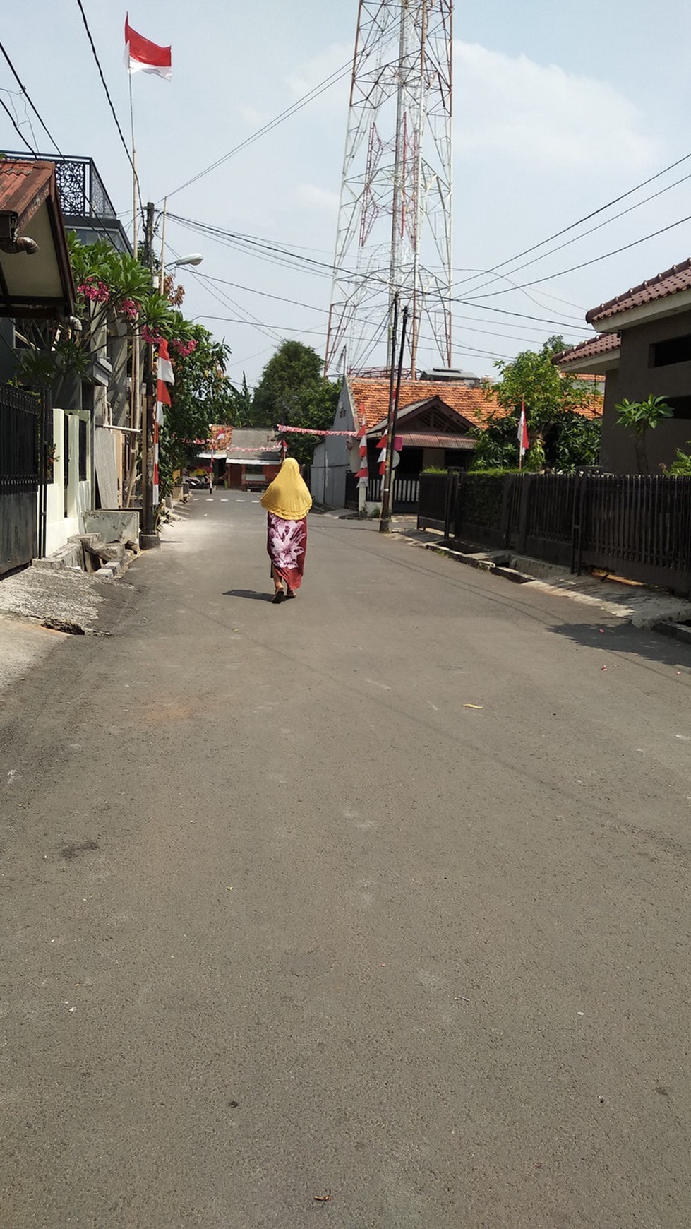 RUMAH KOMPLEK di JOGLO, Dekat Warung Sayur Asem, Luas 145 Meter, Harga 1,1 M, NEGO.